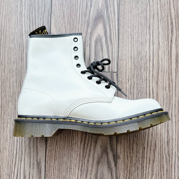 Dr Martens 1460 boots size 8 SMOOTH LEATHER LACE UP BOOTS new in box white shoes - Picture 7 of 16